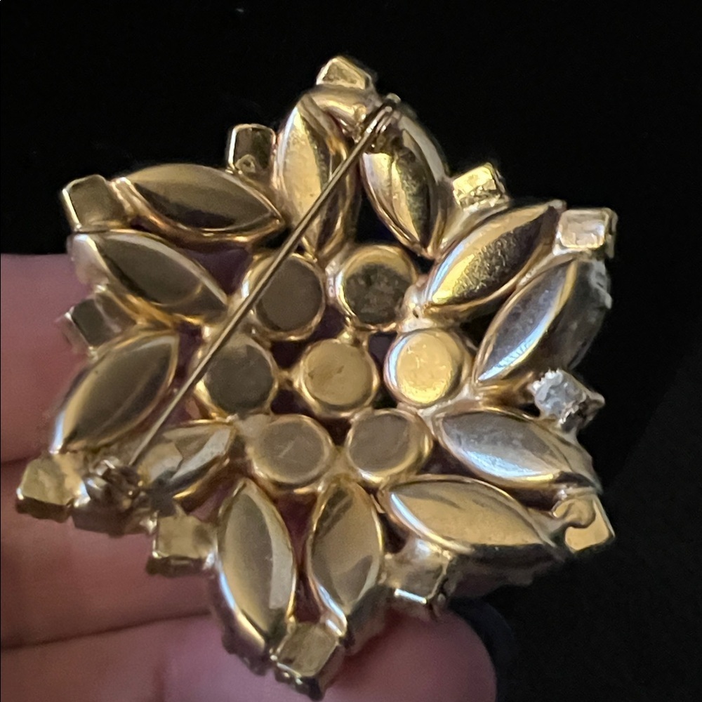 Vintage 2” Gold and Iridescent 1950’s Crystal Brooch - Picture 4 of 6